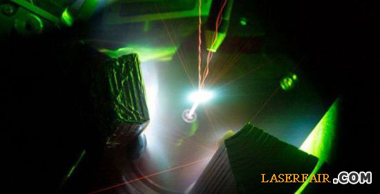 laser-820420.jpg 超強激光產(chǎn)生比太陽還熱的等離子體