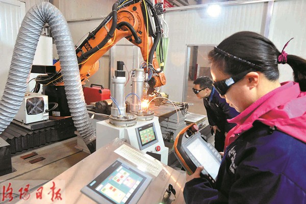 清華高端裝備研究院洛陽(yáng)基地：神奇激光為工業(yè)零部件&ldquo;強(qiáng)筋骨&rdquo;