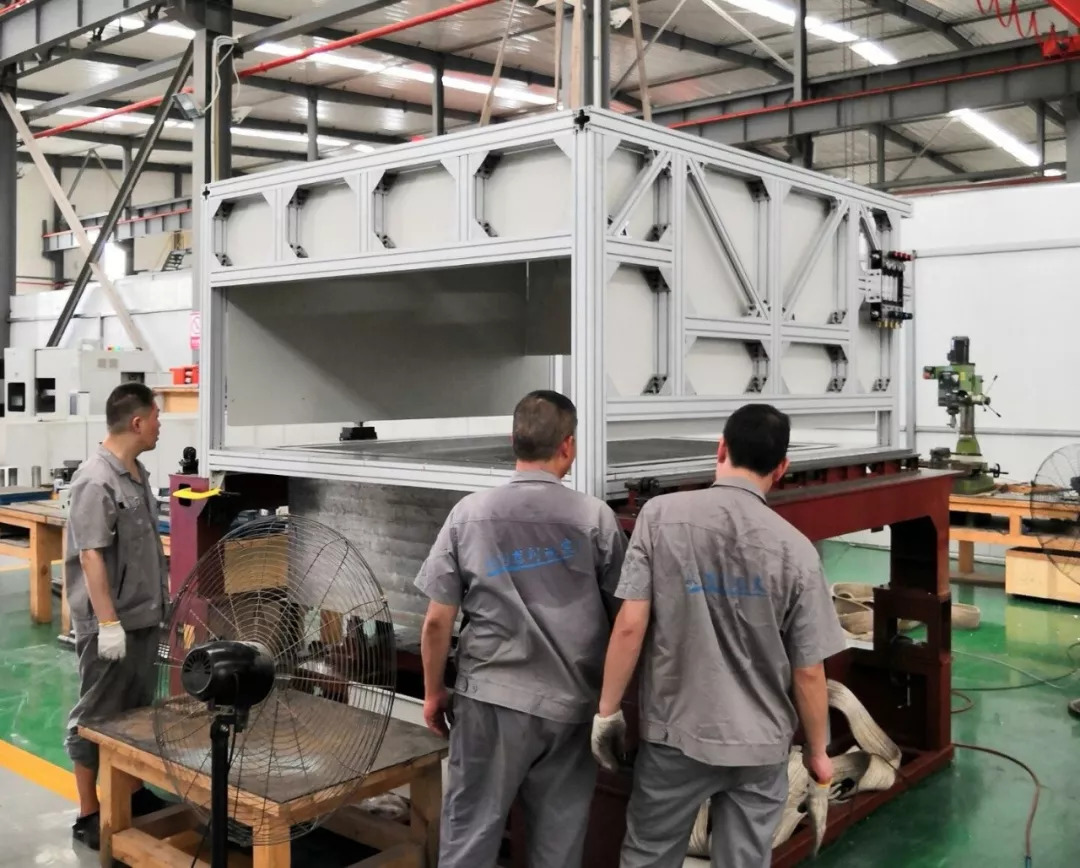 四激光、四振鏡、全球最大臺面陶瓷激光燒結(jié)3D打印機(jī)在中國下線