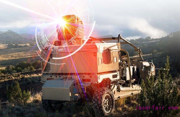 資料圖片：可搭載在輕型突擊車上的美軍“高能激光武器系統(tǒng)”。（美國雷神公司官網(wǎng)）