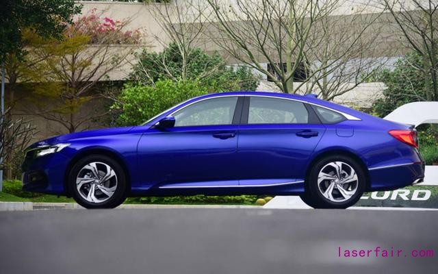 中型車銷量冠軍雅閣為什么賣得那么好？配置豐富是重點！