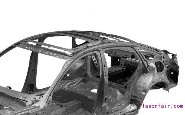 中型車銷量冠軍雅閣為什么賣得那么好？配置豐富是重點！