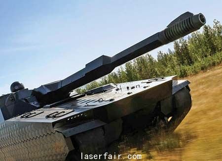 軍車上裝載的熱照相機可抓拍遠景，并改變軍車的熱信號，使之在紅外掃描中不被探測到。它甚至能模仿其他軍車的熱信號來掩飾真實的目的。