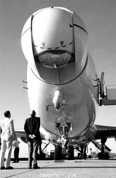 激光武器的功率非常大，機(jī)載激光武器系統(tǒng)就像空中發(fā)電機(jī)。