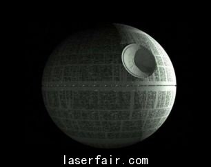 電影《星球大戰(zhàn)》里的死亡恒星，它能夠發(fā)射強大的激光摧毀星球。