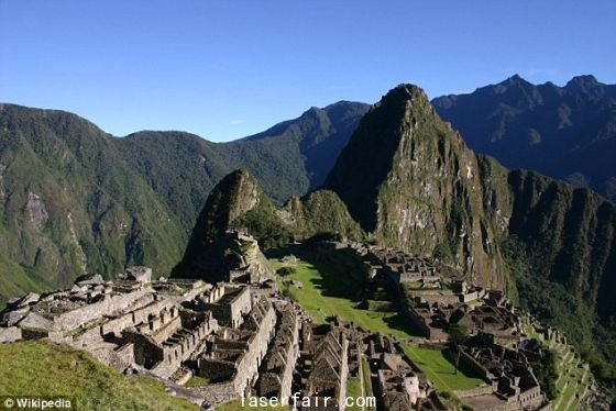 馬丘比丘古城遺址，是一個(gè)非常重要的考古遺址。1911年，美國(guó)歷史學(xué)家海勒姆-賓厄姆發(fā)現(xiàn)了這座古城，震驚了西方