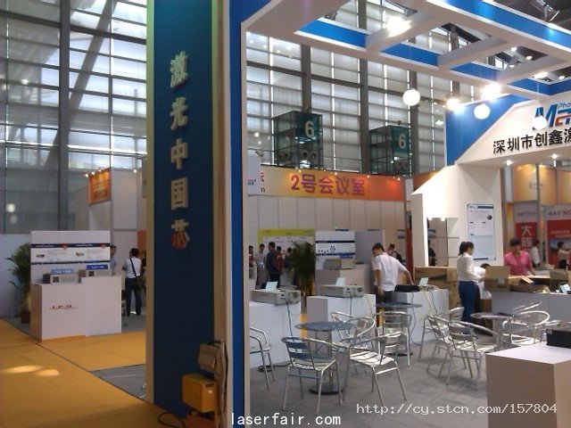 創(chuàng)業(yè)板上市公司金運激光的激光雕塑產(chǎn)品，先用繡花技術(shù)弄好再根據(jù)激光打印出來的，主要用于婚紗和高檔服飾。