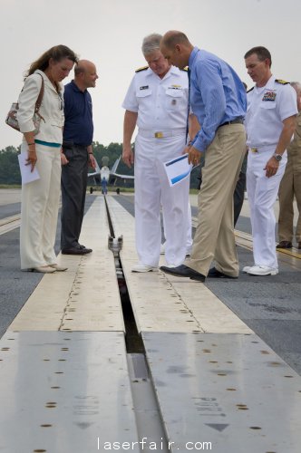 美國為&ldquo;杰拉德福特&rdquo;號(hào)航母研制的電磁彈射器。