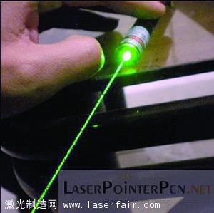 激光筆對(duì)兒童眼睛傷害巨大。