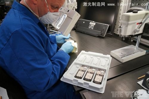 一探Vertu總部究竟：最奢侈的手機(jī)是怎么造出來的？