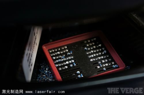 一探Vertu總部究竟：最奢侈的手機(jī)是怎么造出來的？