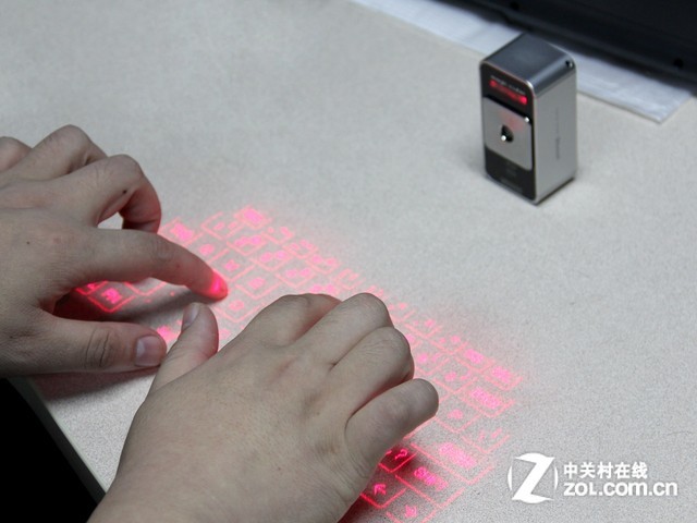 科技照亮生活 虛擬激光鍵盤的前世今生 別用太平洋的圖，，換成ZOL的吧 